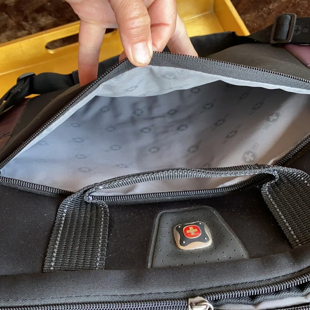 Swiss Gear Black‎ Neoprene Padded Computer Tote